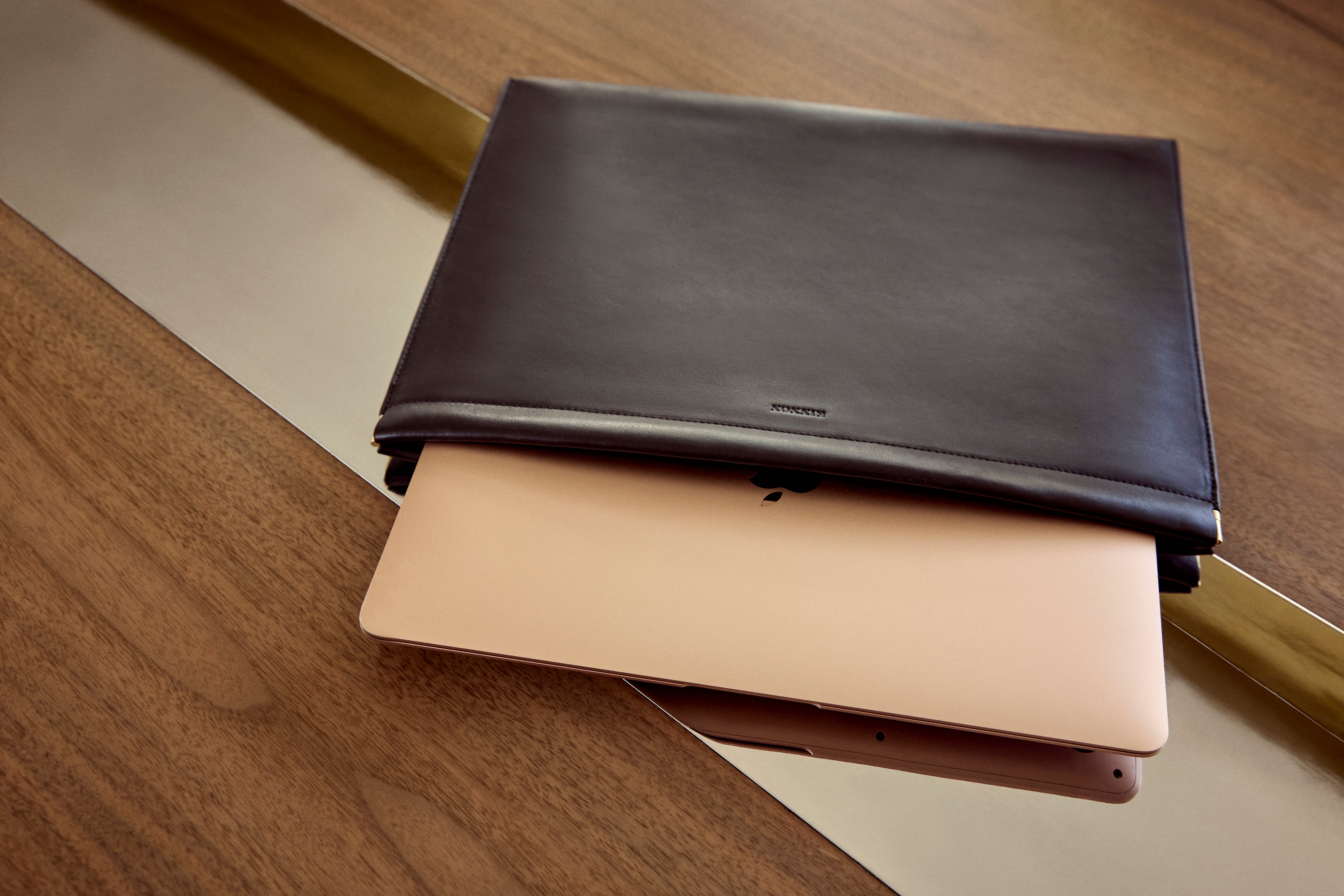 BOND LAPTOP SLEEVE - BLACK