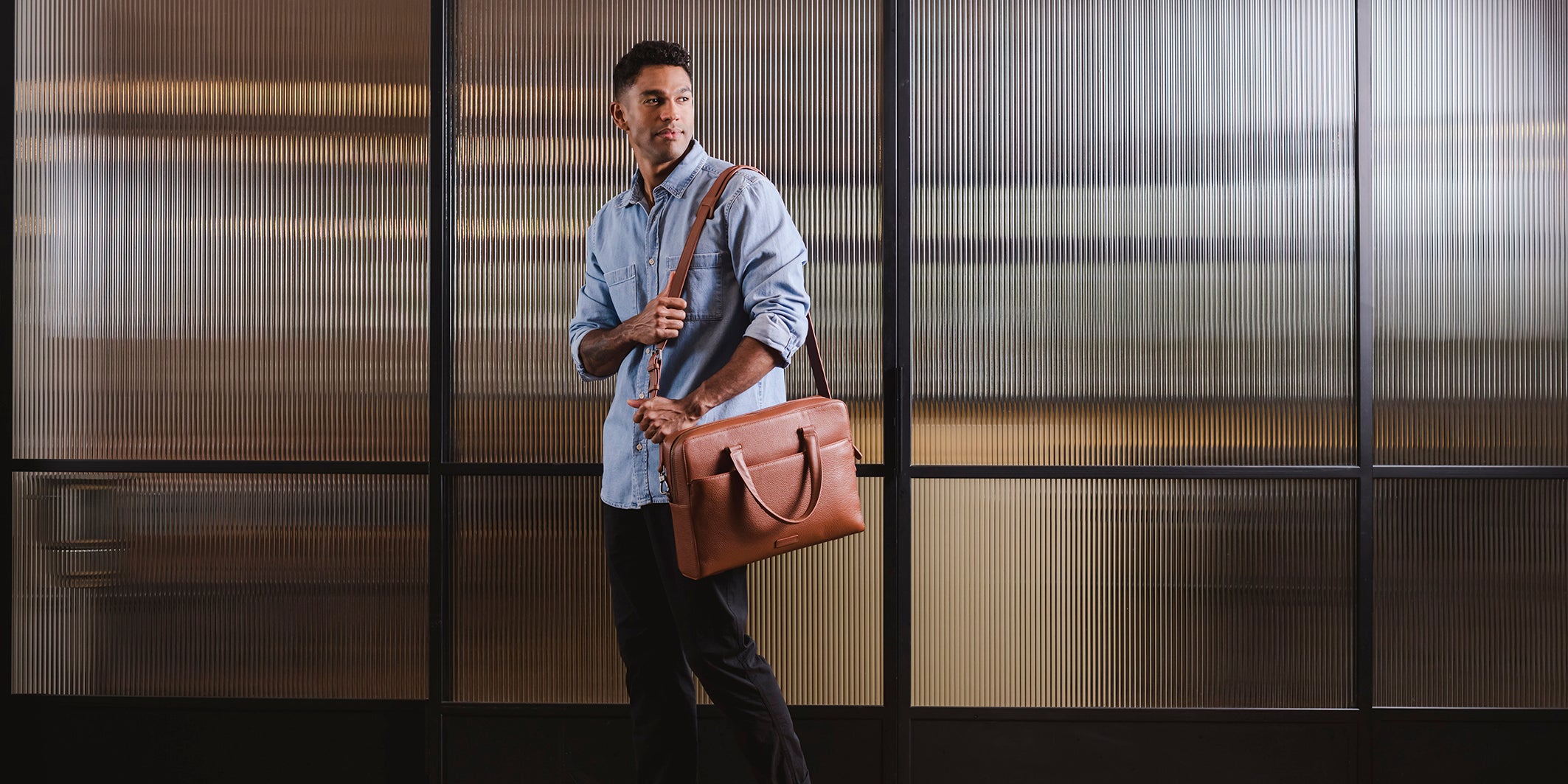 BOND LAPTOP SLEEVE - BLACK